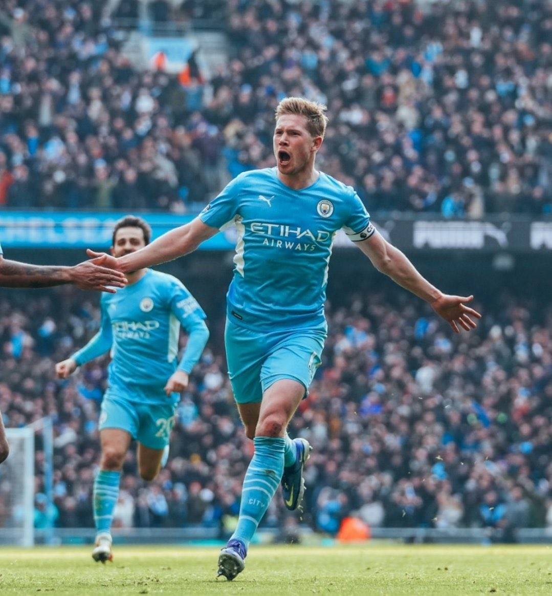 足球这项运动陪伴了我整个初高中，今天我十八岁了，...（十八岁这天，回望与足球同行的初高中岁月）