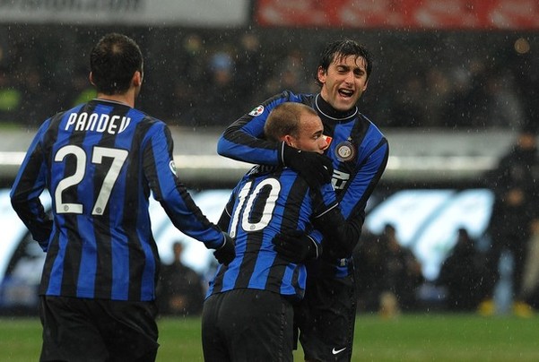 塞超球队劳动1923主帅日佐维奇在比赛中突然去世，年仅44岁