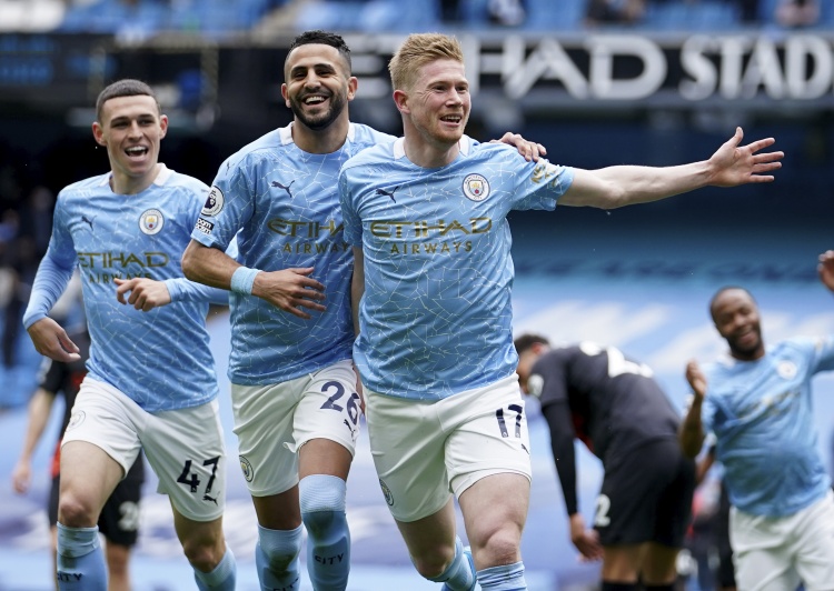 11球5助惊艳一赛季！王钰栋获2025年中超最佳青年球员（11球5助闪耀赛季，王钰栋加冕2025中超最佳青年球员）