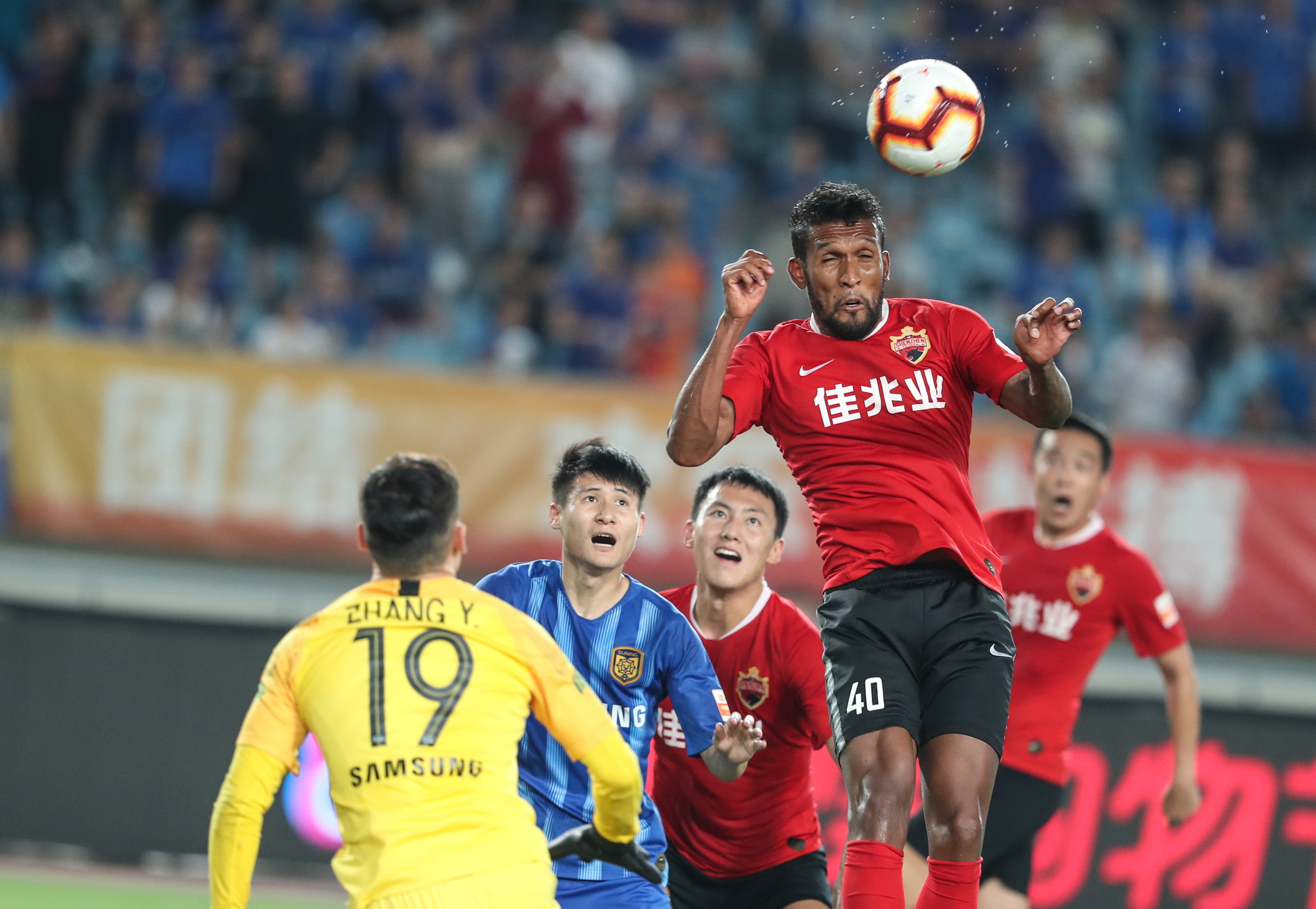 萨巴蒂尼谈孔蒂爆发：球队表现糟糕且脱节，但球员需要被关爱（萨巴蒂尼评孔蒂怒火：球队低迷又脱节，但球员更需关怀）