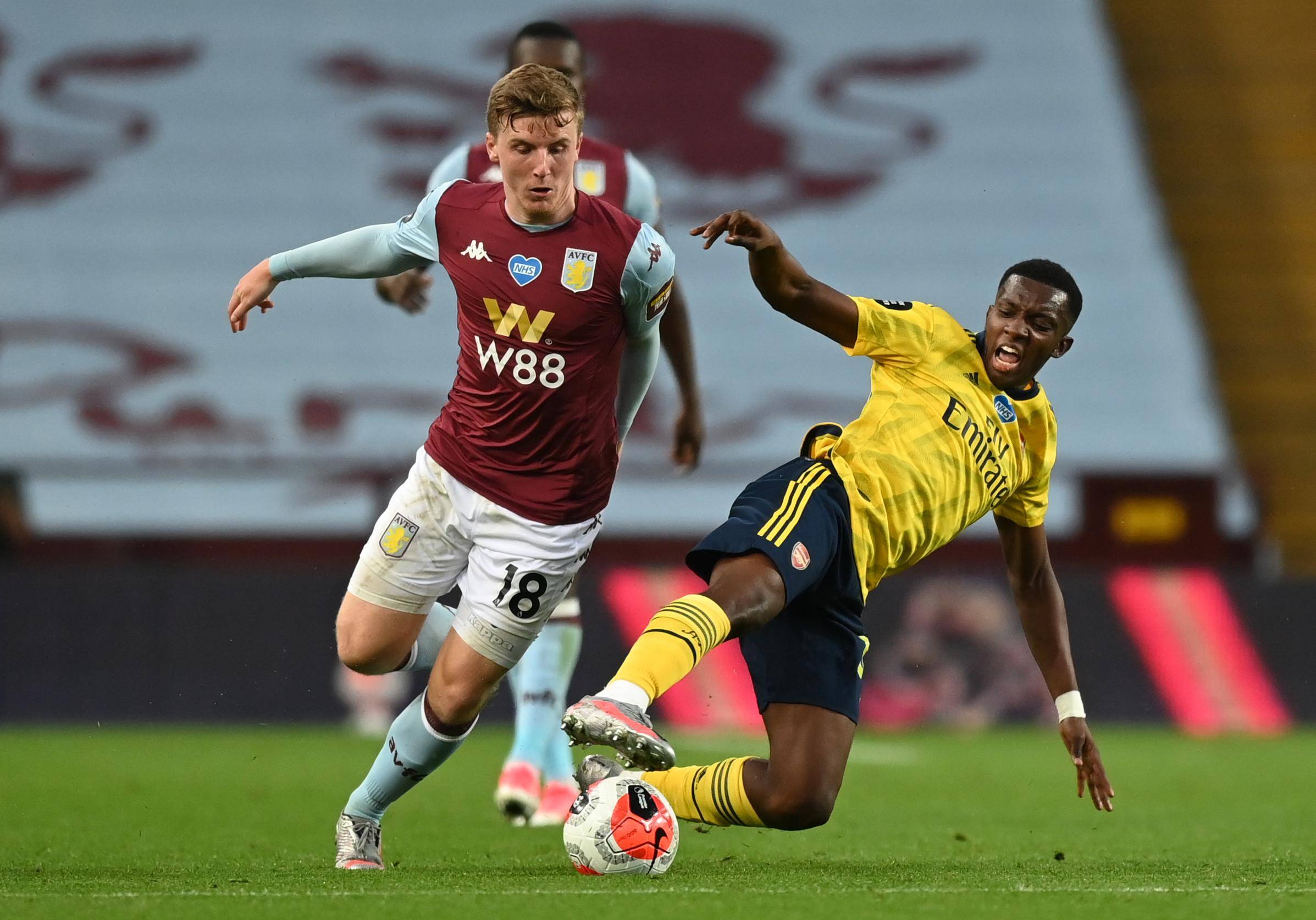 半场战报：西班牙人0-1比利亚雷亚尔，赫拉德-莫雷诺建功（半场：比利亚雷亚尔1-0领先西班牙人，赫拉德-莫雷诺破门）