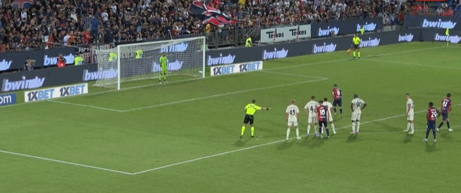 孙颖莎王楚钦赛前训练气氛轻松，大头仰头大笑，大笑引发全场欢笑（孙颖莎王楚钦赛前训练氛围轻松，大头仰天大笑点燃全场笑声）