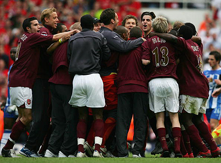 懂球帝2025年11月MVP候选出炉：姆巴佩、哈兰德领衔，莱万在列（懂球帝公布2025年11月MVP候选名单：姆巴佩、哈兰德领衔，莱万入选）