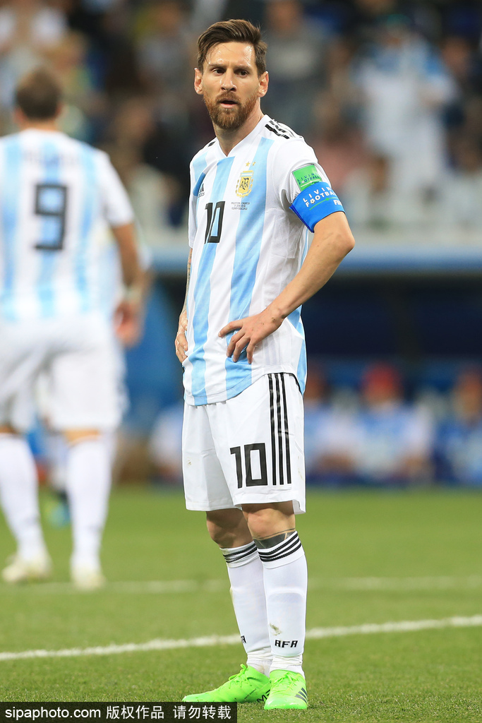 阿莱格里：普利希奇很难赶上比赛；并不是我在改造莱奥（阿莱格里：普利希奇恐无缘本场；莱奥不是我改造的）