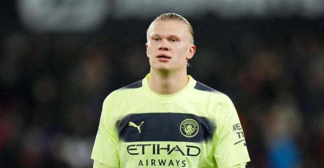 皇马11月最佳球员候选：姆巴佩领衔，维尼修斯、居莱尔在列（皇马公布11月最佳候选：姆巴佩领跑，维尼修斯与居莱尔入选）