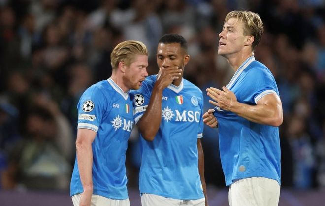 东契奇生涯30+5+5场次超越字母哥，升至历史第五（东契奇生涯30+5+5次数反超字母哥，位列历史第5）