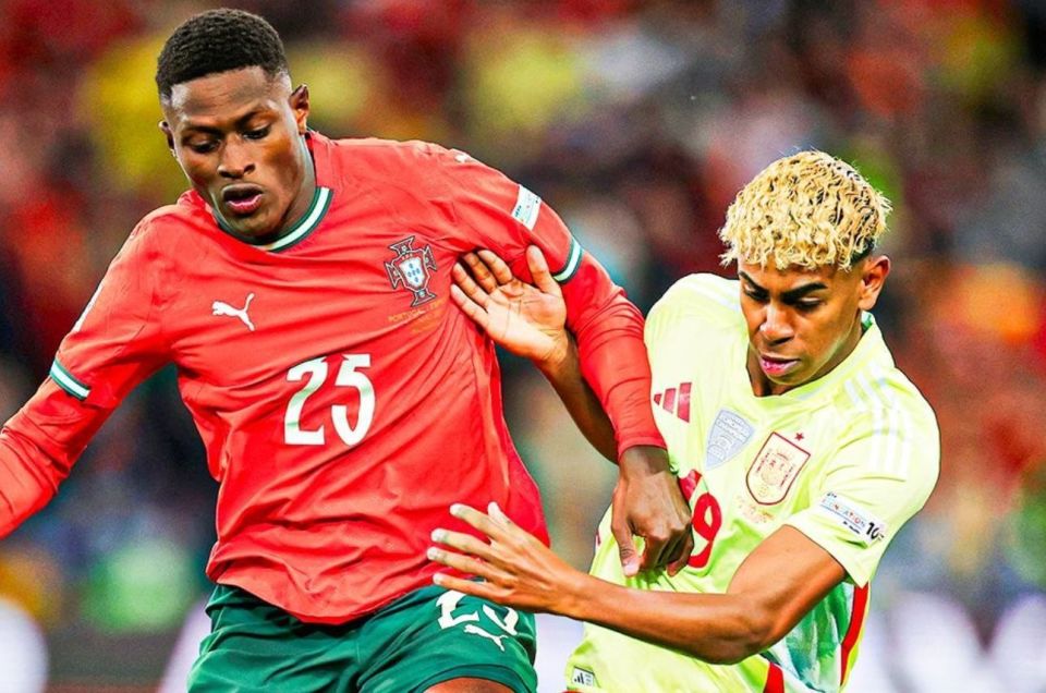 前队友：曾和马拉多纳开车出行，交警把我们拦住只为和他合影