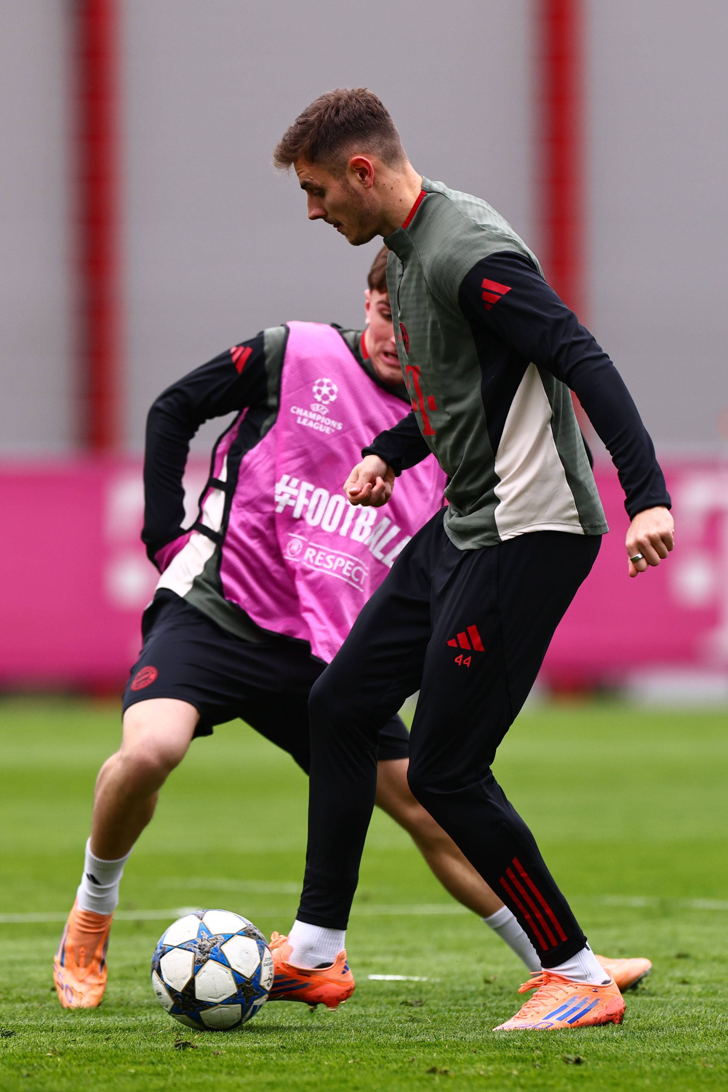 曼城掌控比赛节奏如艺术