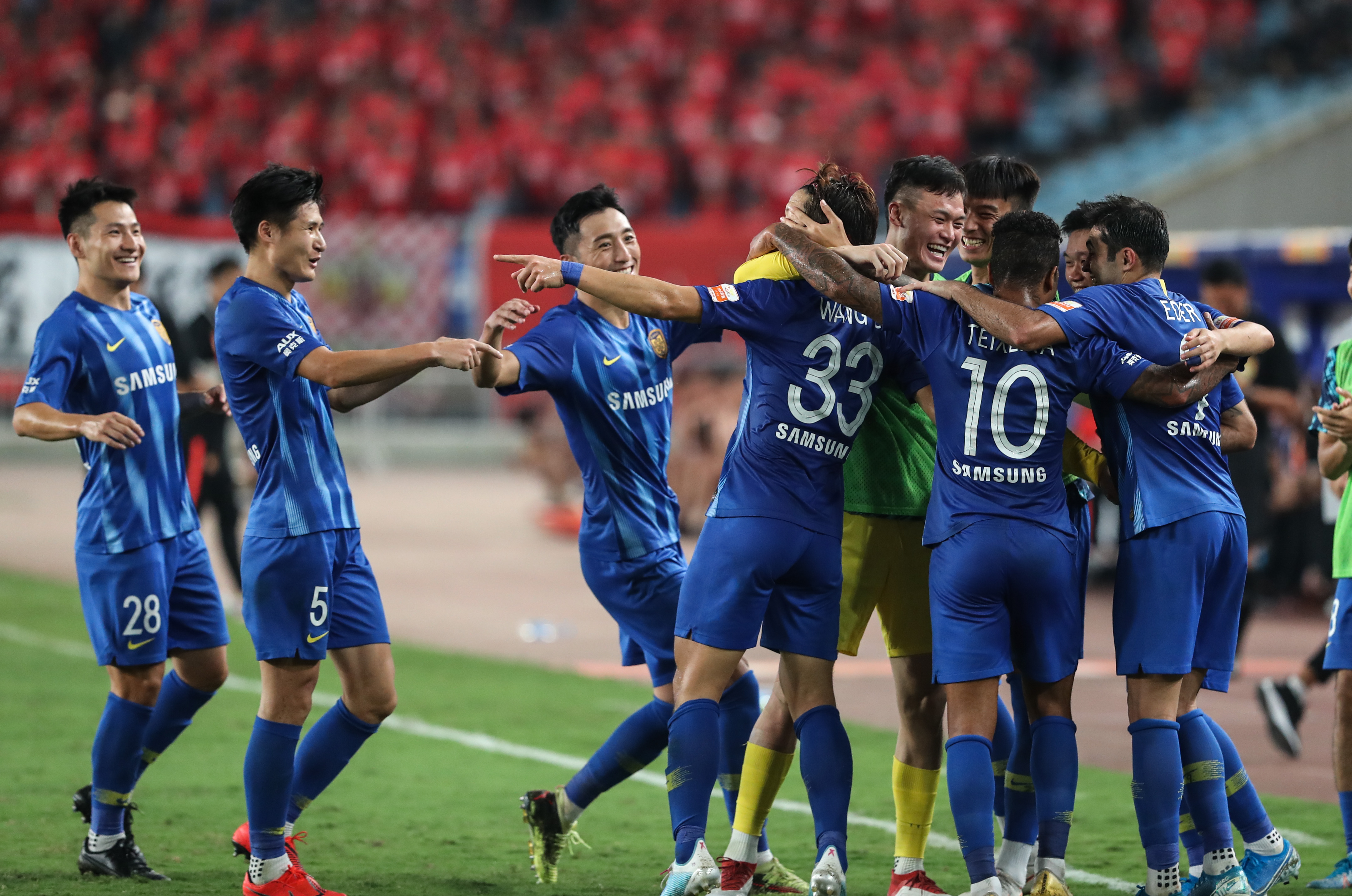 U22国足vs乌兹半场数据：射门数0-4，控球率45％-55％（半场战报：U22国足对乌兹射门0比4、控球45%比55%）