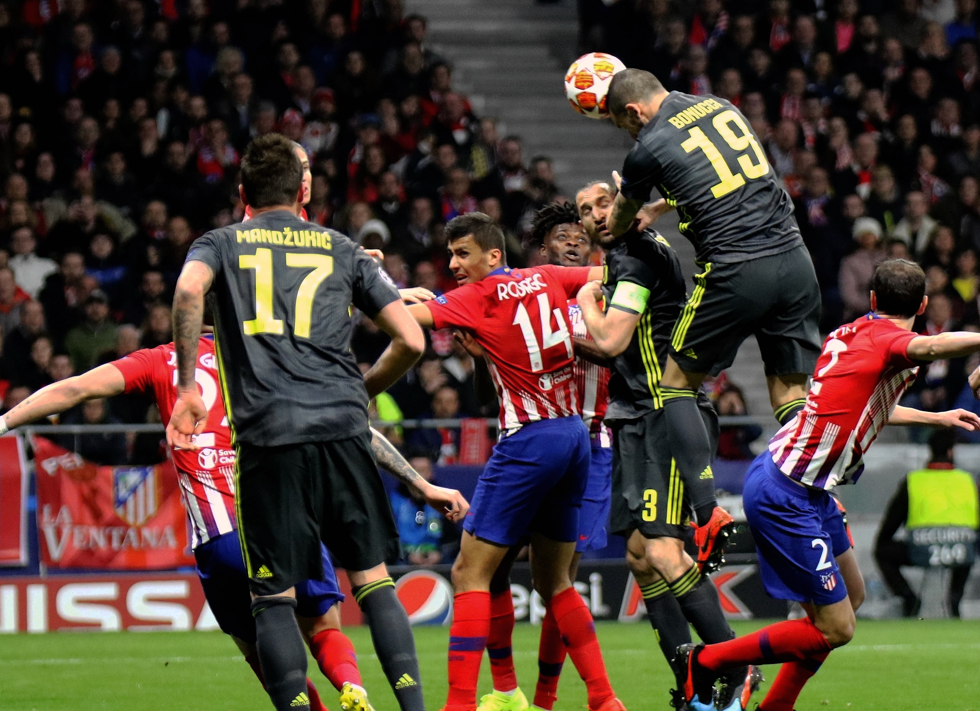 德转：沙特联赛多明星身价下滑 努涅斯、本泽马、马内在列（德转观察：沙特联赛多位球星身价走低，努涅斯、本泽马、马内等上榜）