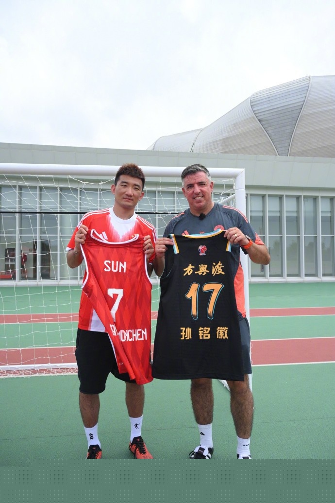 火箭末节三分爆发险胜快船