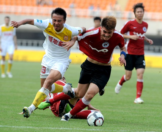 图片报：米兰对金玟哉感兴趣，在今夏就曾观察过他（米兰有意引进金玟哉，今夏已对其考察）