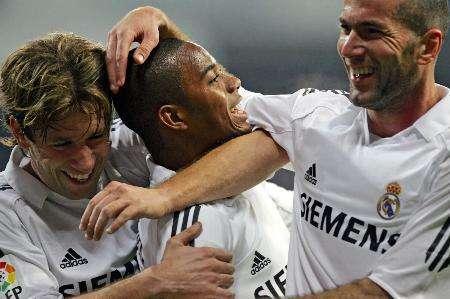 足坛狂欢一夜！欧冠7冠王3-2大逆转登顶意甲，红魔4-1大胜中资球队升第6（今夜足坛沸腾：欧冠七冠王3-2逆转登顶意甲，红魔4-1大胜中资俱乐部升至第6）