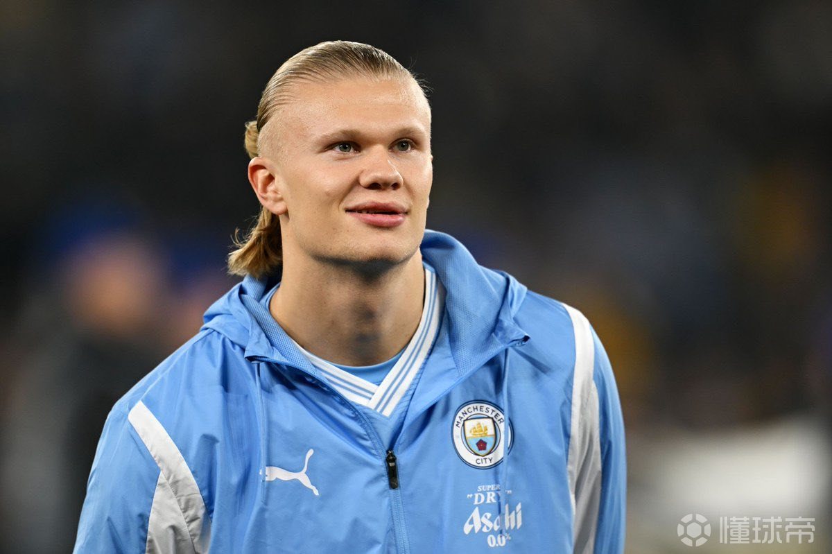 皇马四名首发后卫无人踢完全场，两人染红一人伤退一人被换下（皇马首发后卫无一踢满：两人被罚下、一人伤退、一人被换）